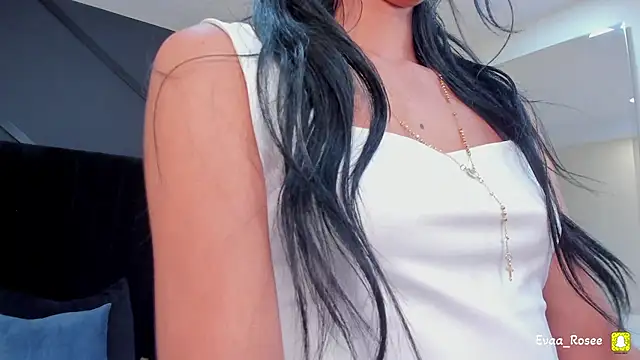 eva roseee online show from February 3, 2026, 6:13 pm