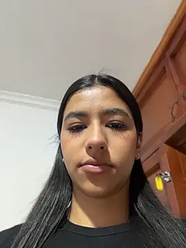 Snapshot of eva_roseee chatting on May 15, 2026, 1:01 am eva roseee online show from May 15, 2026, 1:01 am