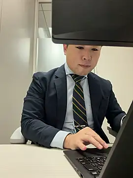 Snapshot of Nobu_469 chatting on November 17, 2025, 9:37 am Nobu 469 online show from November 17, 2025, 9:37 am