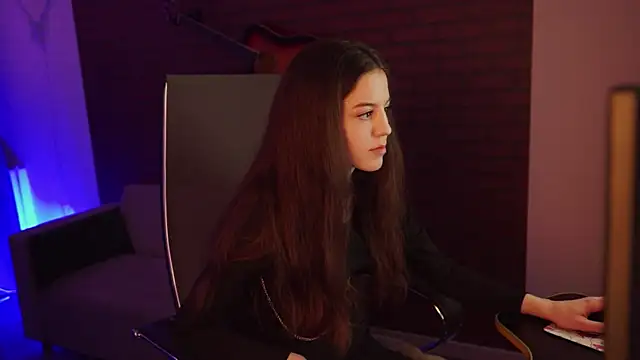 MilaStoyne online show from March 12, 2025, 6:07 am