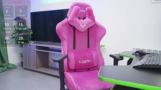 MilaStoyne online show from September 11, 2025, 6:13 am