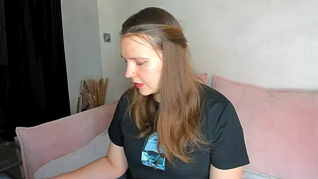 Snapshot of Jenny_Jimmy chatting on May 4, 2026, 9:27 am Jenny Jimmy online show from May 4, 2026, 9:27 am