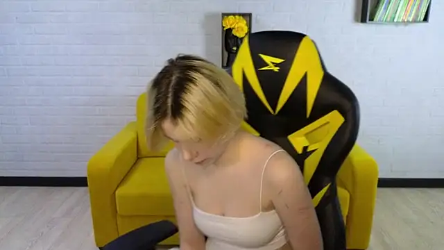 Snapshot of BettyCarter07 chatting on February 10, 2025, 1:35 am BettyCarter07 online show from February 10, 2025, 1:35 am