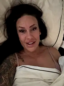 Snapshot of goddess-harper chatting on November 1, 2025, 9:44 am goddess-harper online show from November 1, 2025, 9:44 am