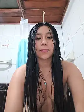 Snapshot of Nohemi_louse chatting on June 21, 2026, 5:37 pm Nohemi louse online show from June 21, 2026, 5:37 pm