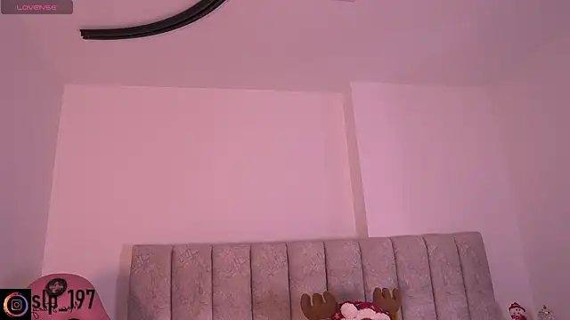 sara lopee1 online show from December 15, 2025, 11:58 am