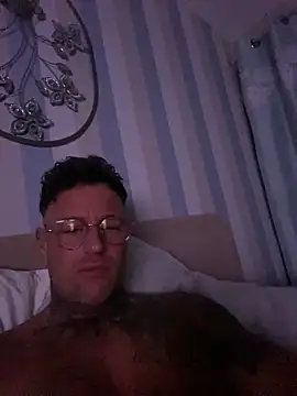 Snapshot of Jamesdeanmcqueen chatting on February 9, 2025, 6:11 am Jamesdeanmcqueen online show from February 9, 2025, 6:11 am