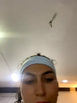 allicemackenzie online show from November 17, 2025, 12:38 am