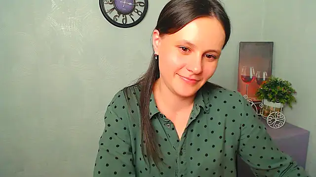 ValeriaHeart  online show from February 21, 2025, 12:39 pm