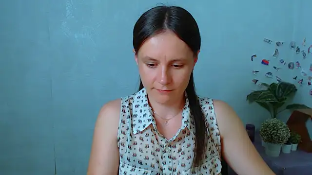 ValeriaHeart  online show from May 31, 2026, 12:45 pm