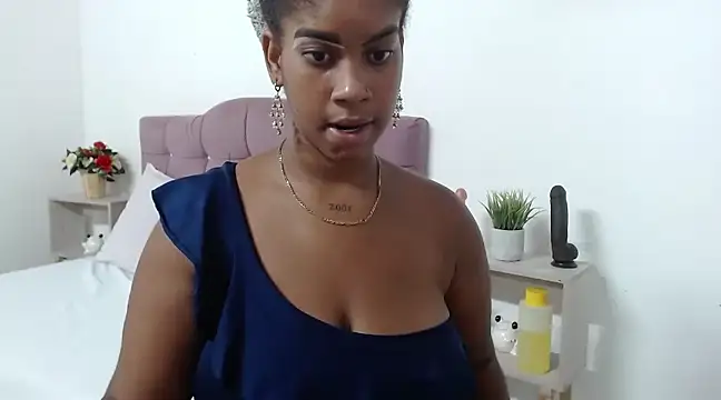 Snapshot of CanelaFierce chatting on March 4, 2025, 2:21 pm CanelaFierce online show from March 4, 2025, 2:21 pm