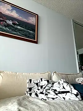 Snapshot of Liyah_19 chatting on January 7, 2026, 7:38 pm Liyah 19 online show from January 7, 2026, 7:38 pm