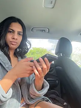 Snapshot of Liyah_19 chatting on February 15, 2026, 4:14 pm Liyah 19 online show from February 15, 2026, 4:14 pm