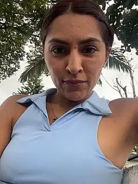 Sofiadelacruz online show from May 25, 2026, 7:53 pm
