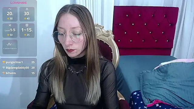 Snapshot of Carlin_Diaz chatting on March 19, 2025, 12:15 am Carlin Diaz online show from March 19, 2025, 12:15 am