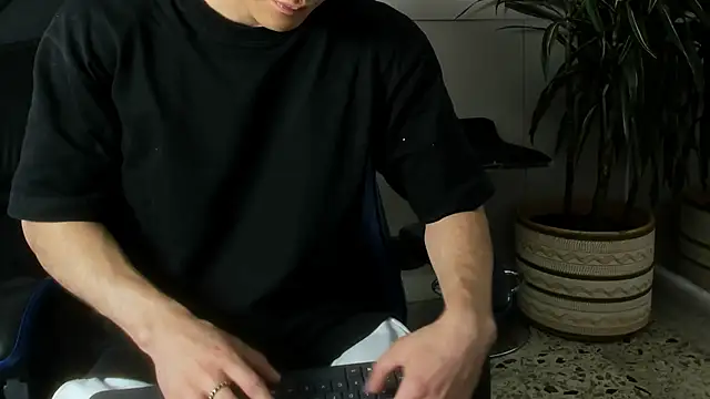 roan birkin online show from March 10, 2026, 9:31 pm