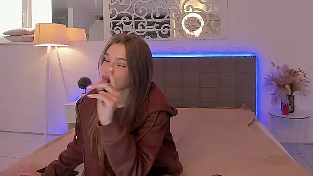 melissacrayzy online show from April 4, 2026, 5:27 am