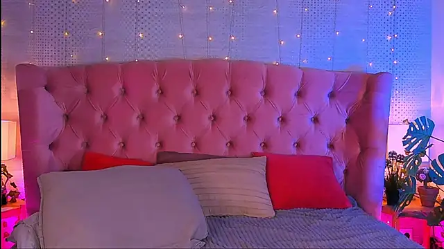 Snapshot of just_gay_ chatting on March 23, 2025, 12:15 am just gay online show from March 23, 2025, 12:15 am