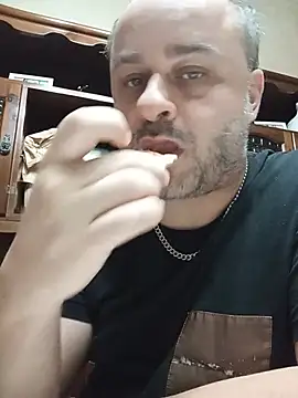 Snapshot of NAvoglia chatting on June 25, 2026, 10:25 pm NAvoglia online show from June 25, 2026, 10:25 pm