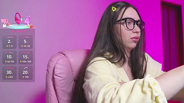 Arianahot777 online show from April 25, 2026, 9:12 pm