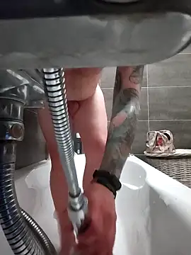 Snapshot of bouraktom6 chatting on October 31, 2025, 8:43 pm bouraktom6 online show from October 31, 2025, 8:43 pm