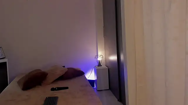 Snapshot of leahaltomm chatting on March 7, 2025, 8:44 pm leahaltomm online show from March 7, 2025, 8:44 pm