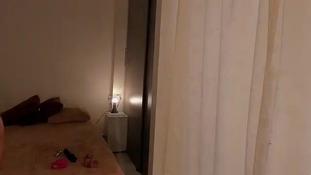 Snapshot of leahaltomm chatting on March 17, 2025, 9:34 pm leahaltomm online show from March 17, 2025, 9:34 pm