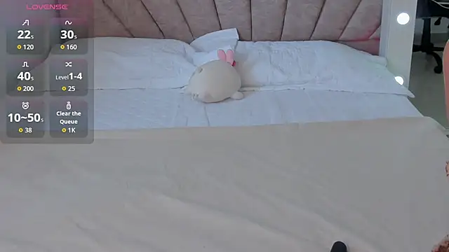 leahaltomm online show from November 10, 2025, 8:41 pm