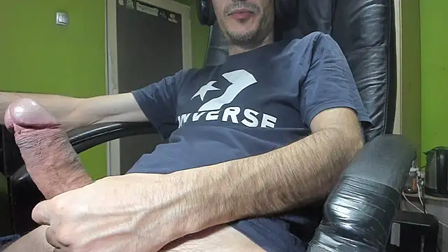 BigCumShoot online show from April 3, 2026, 4:43 am