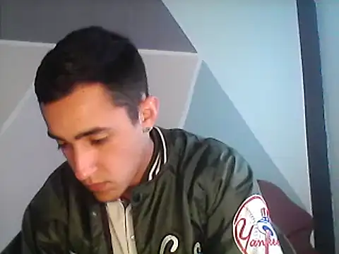 Snapshot of daimon_king05 chatting on February 28, 2025, 4:42 pm daimon king05 online show from February 28, 2025, 4:42 pm