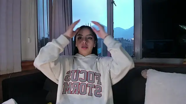 Daphne chers online show from February 11, 2026, 8:25 pm