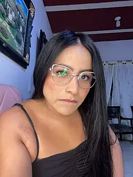 lamaravilla 08 online show from March 6, 2025, 4:41 am