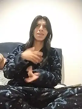 Ariell Kieran online show from July 5, 2026, 4:41 am