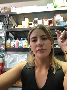 Andrea18 blonde online show from February 10, 2026, 4:33 pm