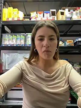 Andrea18 blonde online show from March 19, 2026, 4:33 pm