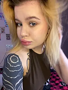 Snapshot of RozaliyRi chatting on February 3, 2025, 6:56 am RozaliyRi online show from February 3, 2025, 6:56 am