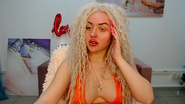 Snapshot of MissisCaty chatting on February 8, 2025, 10:40 pm MissisCaty online show from February 8, 2025, 10:40 pm