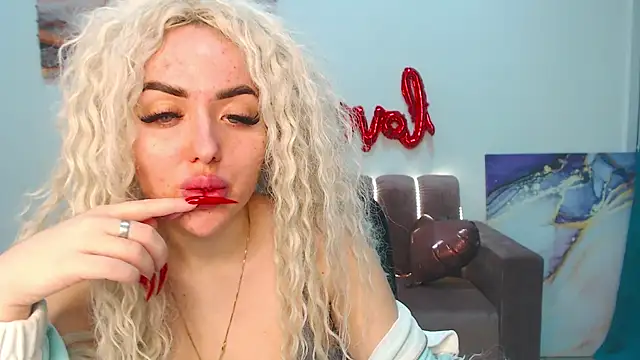 Snapshot of MissisCaty chatting on February 13, 2025, 7:42 pm MissisCaty online show from February 13, 2025, 7:42 pm