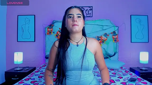  Emma whiitee  online show from October 26, 2025, 12:55 pm