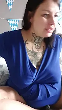 CannabisQueenn online show from September 30, 2025, 7:24 am