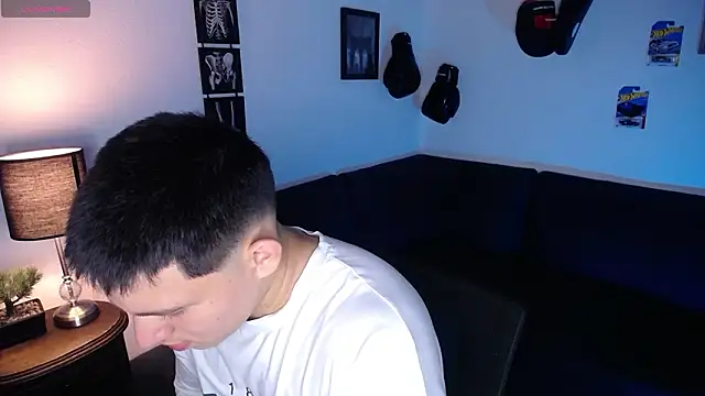 JamesCr  online show from March 7, 2026, 1:57 am