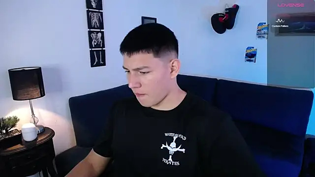 JamesCr  online show from April 21, 2026, 1:06 pm