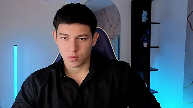 JamesCr  online show from May 26, 2026, 12:23 pm