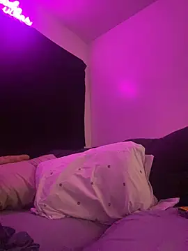 nadia06 online show from September 15, 2025, 4:23 am