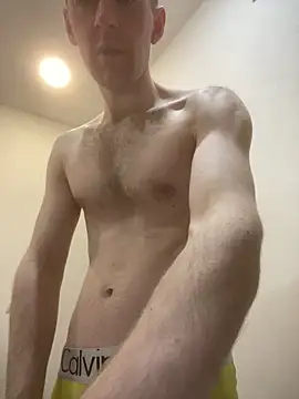 LynnAhNight online show from April 24, 2026, 3:20 am