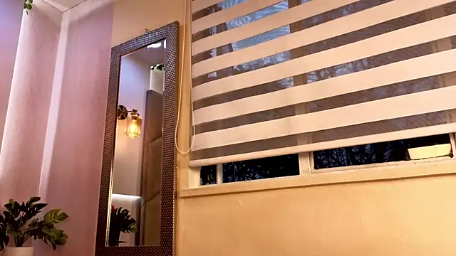 AzunaStar online show from March 28, 2026, 11:04 pm