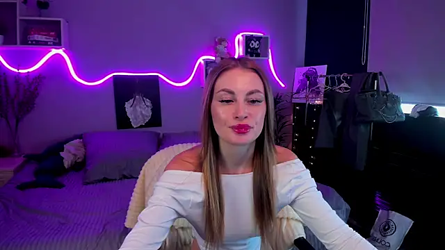 Snapshot of AnitaLamb chatting on February 5, 2025, 8:54 am AnitaLamb online show from February 5, 2025, 8:54 am