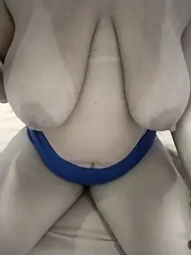 Snapshot of yannaluuxehot chatting on February 20, 2025, 3:56 am yannaluuxehot online show from February 20, 2025, 3:56 am