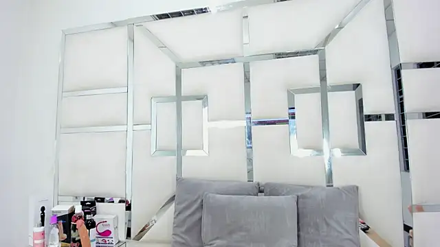 ZoeWan69 online show from March 1, 2025, 6:21 pm