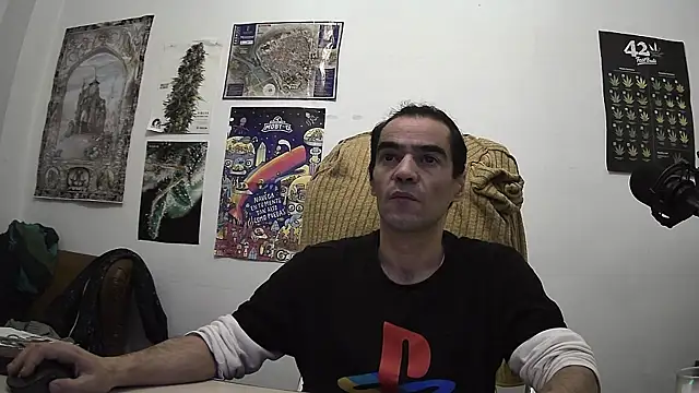 ReyDeBotones online show from April 18, 2026, 7:40 pm